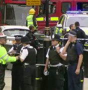 Carro atropela pessoas em Parlamento Britânico; Polícia desconfia de ataque terrorista