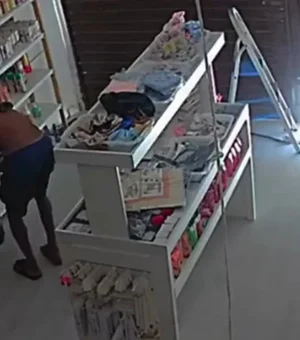 Homem invade loja de cosméticos duas vezes  na mesma noite e furta mercadorias no bairro da Pajuçara em Maceió