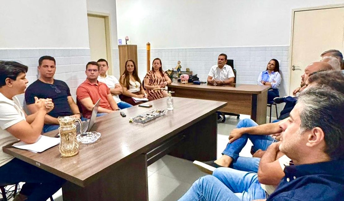 Charles Pacheco discute implantação do Ecoponto em São Sebastião para 2026