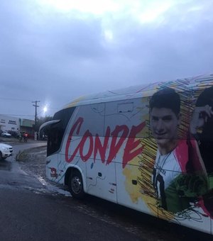 Vídeo: Banda de forró chega à cidade, mas prefeito cancela festa e desaparece no Agreste