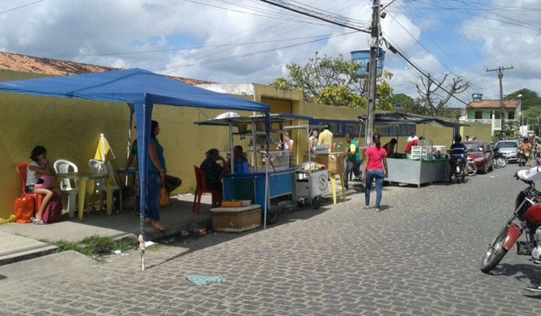 Em Arapiraca, ambulantes aproveitam as eleições para aumentar as vendas