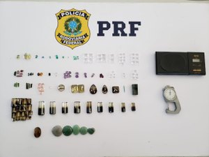 [Vídeo] Três homens são presos com pedras que podem ser preciosas no Sertão de Alagoas