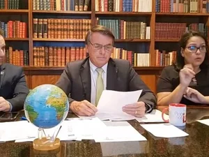 Bolsonaro lê carta de homem que teria se matado devido ao lockdown