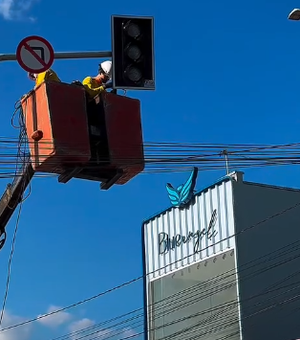 SMTT implanta mudanças no trânsito e instala novo semáforo em Arapiraca