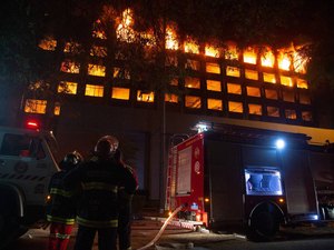 Corpos dos dois bombeiros são encontrados nos escombros de prédio da SSP