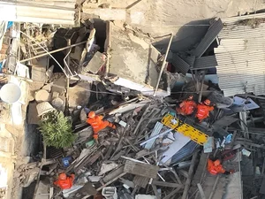 Rio: parte de sobrado no Catete desaba e deixa ao menos 16 feridos