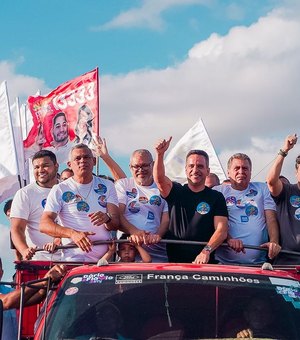 Carreata em apoio a Dário Roberto reúne multidão em Feira Grande com apoio de lideranças políticas