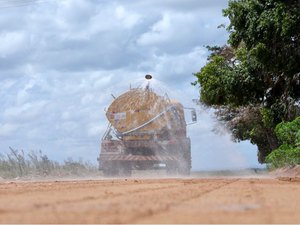 Zona rural de Junqueiro terá estrada pavimentada e população comemora  