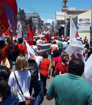 Manifestantes protestam contra a Reforma da Previdência no Centro