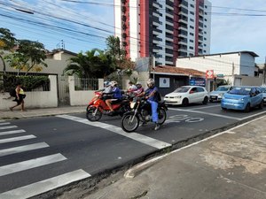 Maceió ganha novas áreas de espera em semáforos para motociclistas