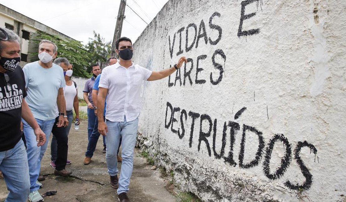JHC inicia campanha eleitoral com ato simbólico no bairro do Pinheiro, em Maceió