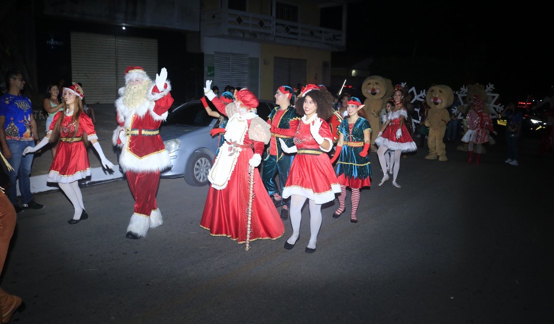 Prefeitura de Palmeira leva Parada de Natal a Canafístula nesta sexta (22)