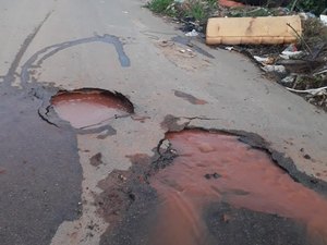 Vale do Perucaba segue com problemas estruturais e vazamento de água, em Arapiraca