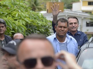 Condomínio de Bolsonaro no Rio vira local turístico