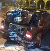 Motorista não respeita placa “pare” e provoca acidente