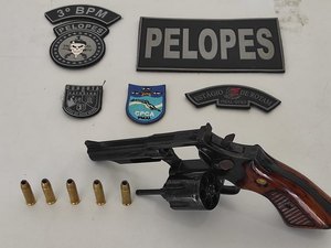 Homem é preso por posse ilegal de arma de fogo