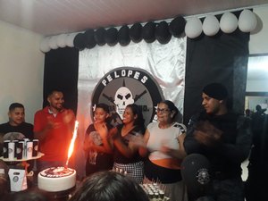 Pelopes participa de festa de garoto que sonha ser policial