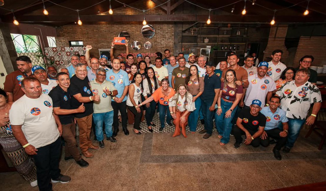 Célia Rocha participa de encontro com mais de 100 lideranças políticas do agreste