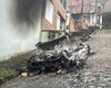 [Vídeo] Buggy pega fogo em ladeira no município de Porto Calvo