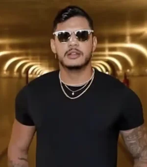 Rapper Hungria recebe alta de hospital em Brasília