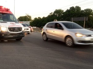 Pedestre fratura braço e perna após ser atropelada na AL-220 em Arapiraca