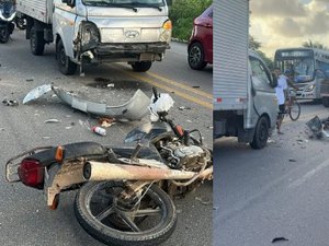 Motociclista invade contramão, bate em caminhão e fica ferido em Maceió
