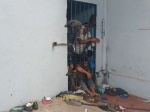 Superlotação: OAB solicita transferência de presos da Central de Polícia