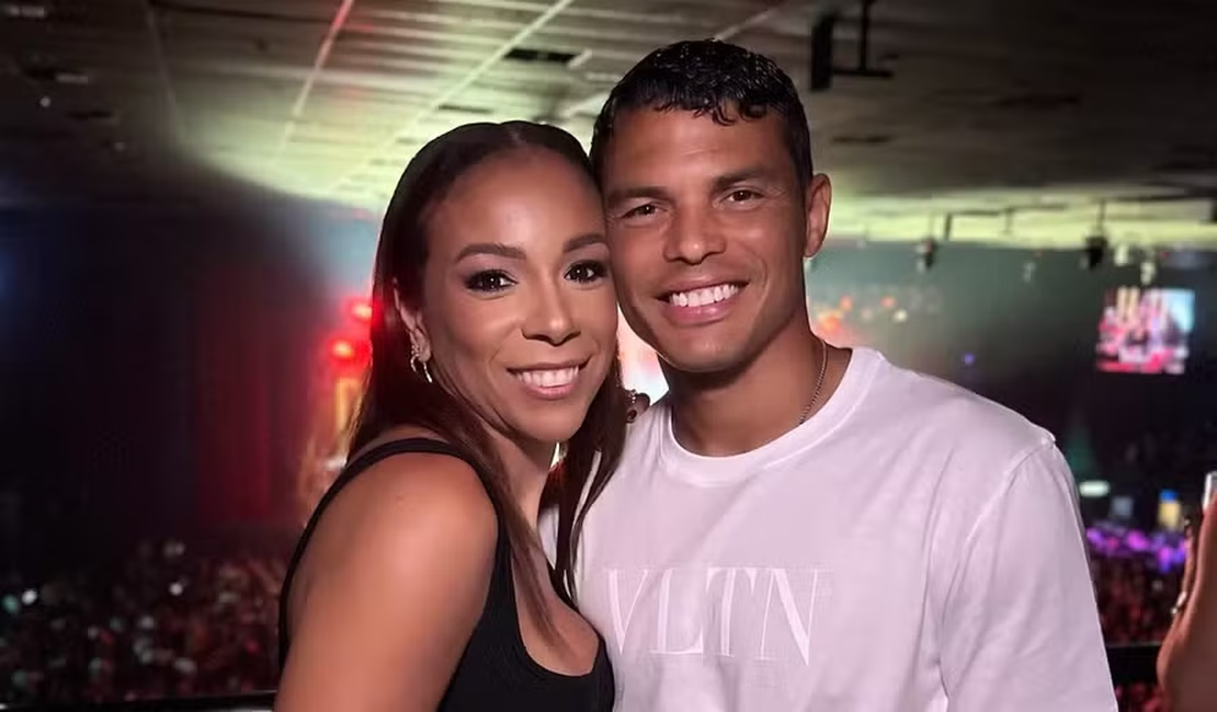 Em clima de copa, esposa de Thiago Silva pepara reunião com amigos para assistir anúncio da convocação