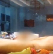 Estudante confinado nu em caixa de vidro se masturba e recebe ameaças de morte