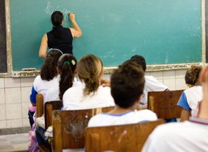 Professor brasileiro é um dos que mais sofre intimidação em sala de aula