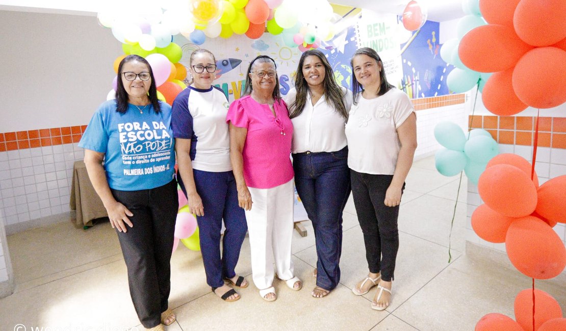 Prefeita Tia Júlia realiza visita a Escolas Municipais para dar boas-vindas aos alunos na volta às aulas 2026