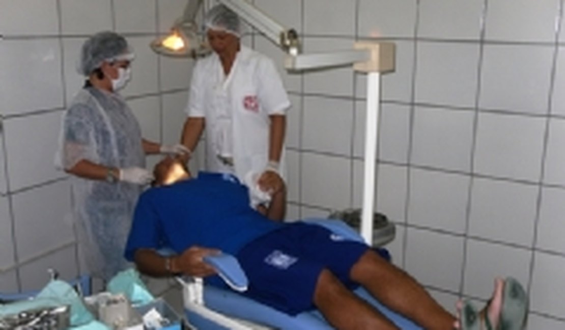Deputado doa consultório odontológico para presídio de Arapiraca