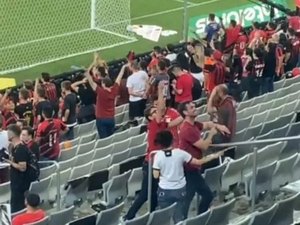 Torcedores do Athletico são flagrados em atos racistas durante final da Copa do Brasil