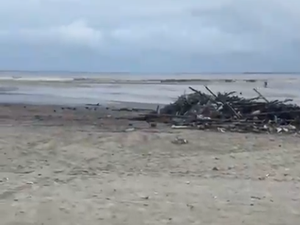 Cadáver não identificado é encontrado na praia da Avenida, em Maceió