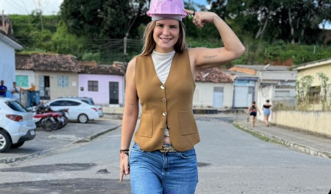 Prefeita Ceci acompanha início da Operação Tapa-Buraco em Atalaia