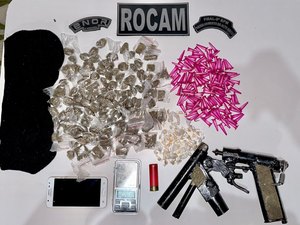 Suspeito tenta fugir mas é preso com maconha, cocaína, crack e arma de fogo