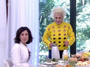 Ana Maria Braga erra e é corrigida ao vivo por Fernanda Torres