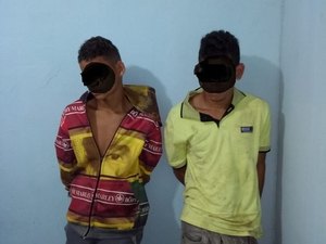 Jovem e adolescente são detidos acusados de roubo em Porto Calvo