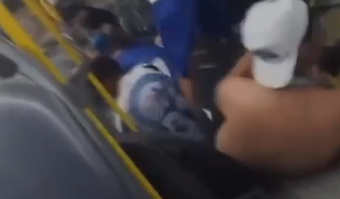 [Áudio] Torcedores do CSA relatam momentos de terror em ataque a ônibus na Via Expressa em Maceió