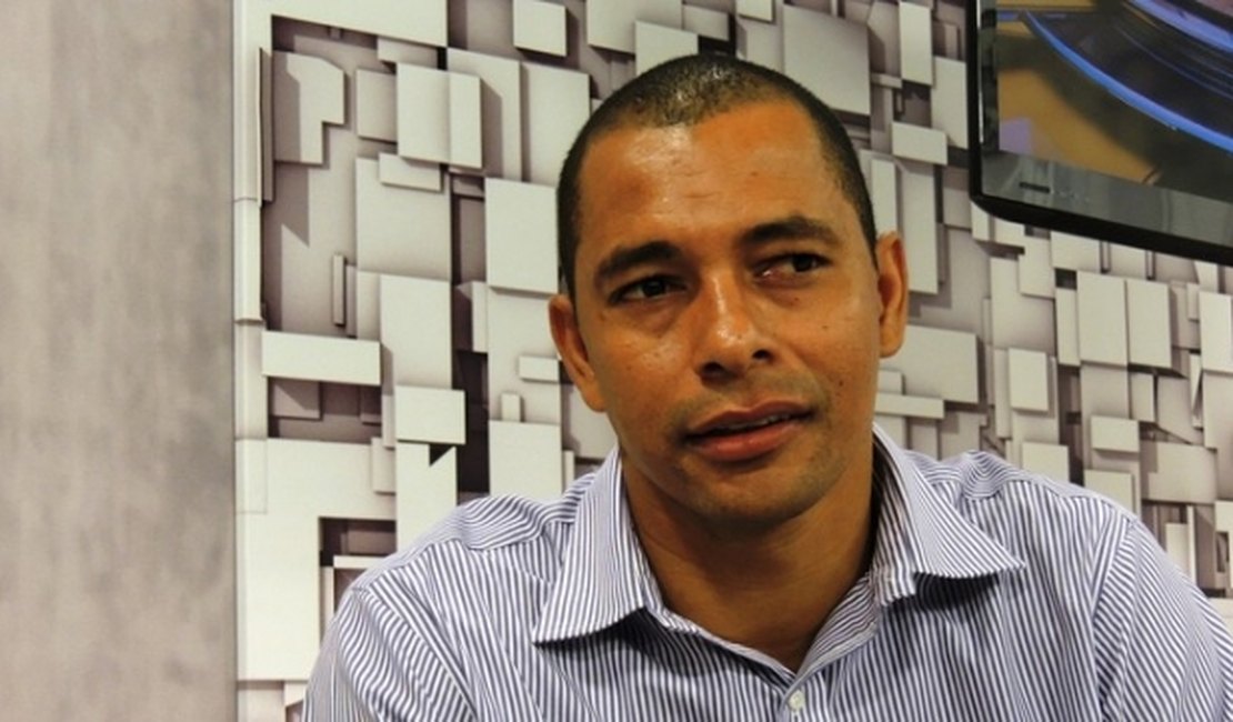 Gilberto Silva busca clube para 2015  e cultiva planos para quando parar