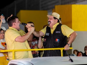 Carlos Gonçalves toma posse, junto do vice-prefeito e dos 13 vereadores eleitos por Rio Largo