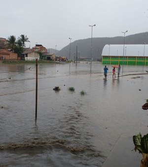 Chuva volta a alagar cidade ribeirinha de Traipu, no Baixo São Francisco de Alagoas