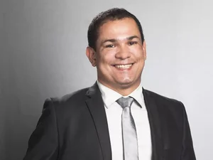 Bolsonarista Flávio Moreno defende armamento civil e criação de 150 escolas militares em Alagoas