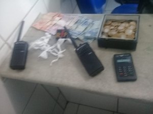 Mulher é presa por tráfico de drogas na parte alta de Maceió