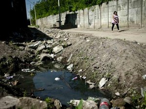 No Brasil, 45% da população ainda não têm acesso a serviço adequado de esgoto