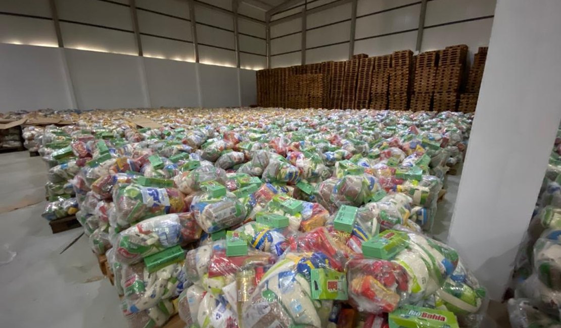 Governadoria do Agreste inicia entrega de 70 toneladas de cestas básicas para instituições de Arapiraca
