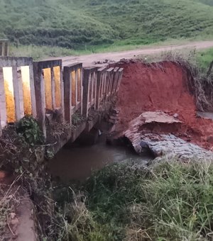 Ponte corre risco de desabar na zona rural do município de Jacuípe