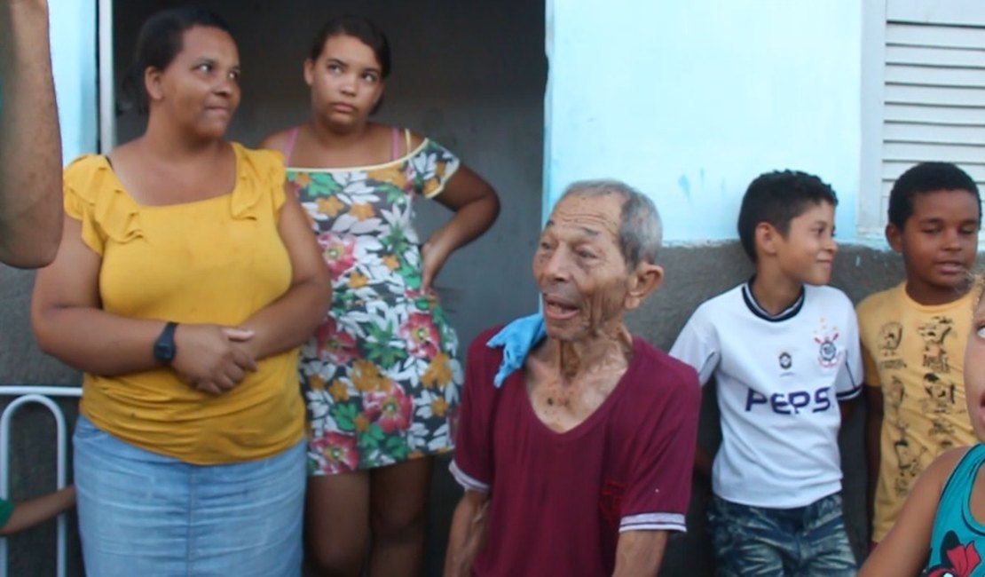 [Vídeo] Idoso percorre estados brasileiros a procura de irmão 