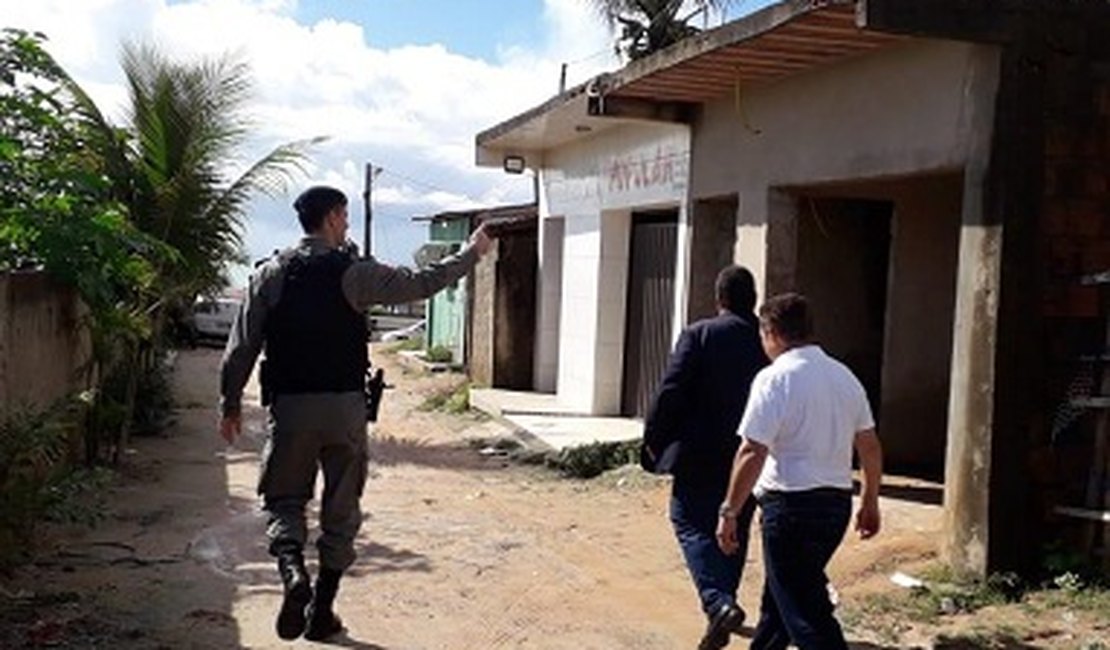 PM é acionada para reintegração de posse de terrenos em Maceió