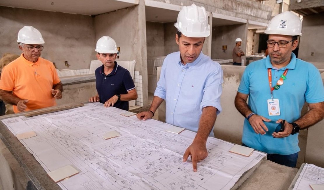 Vice-prefeito e titular da Seminfra vistoria etapa final das obras do novo Mercado do Benedito Bentes
